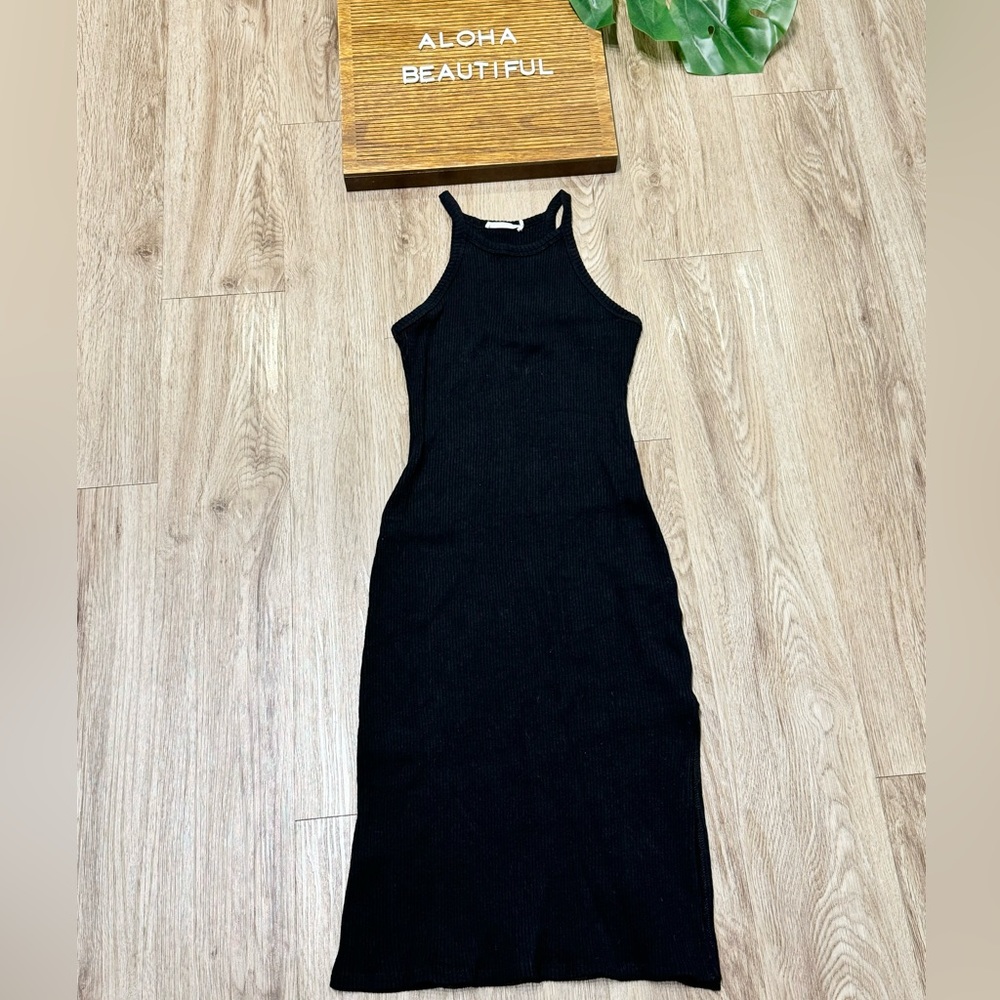 Lush Ribbed Midi Dress - Picture 2 of 4